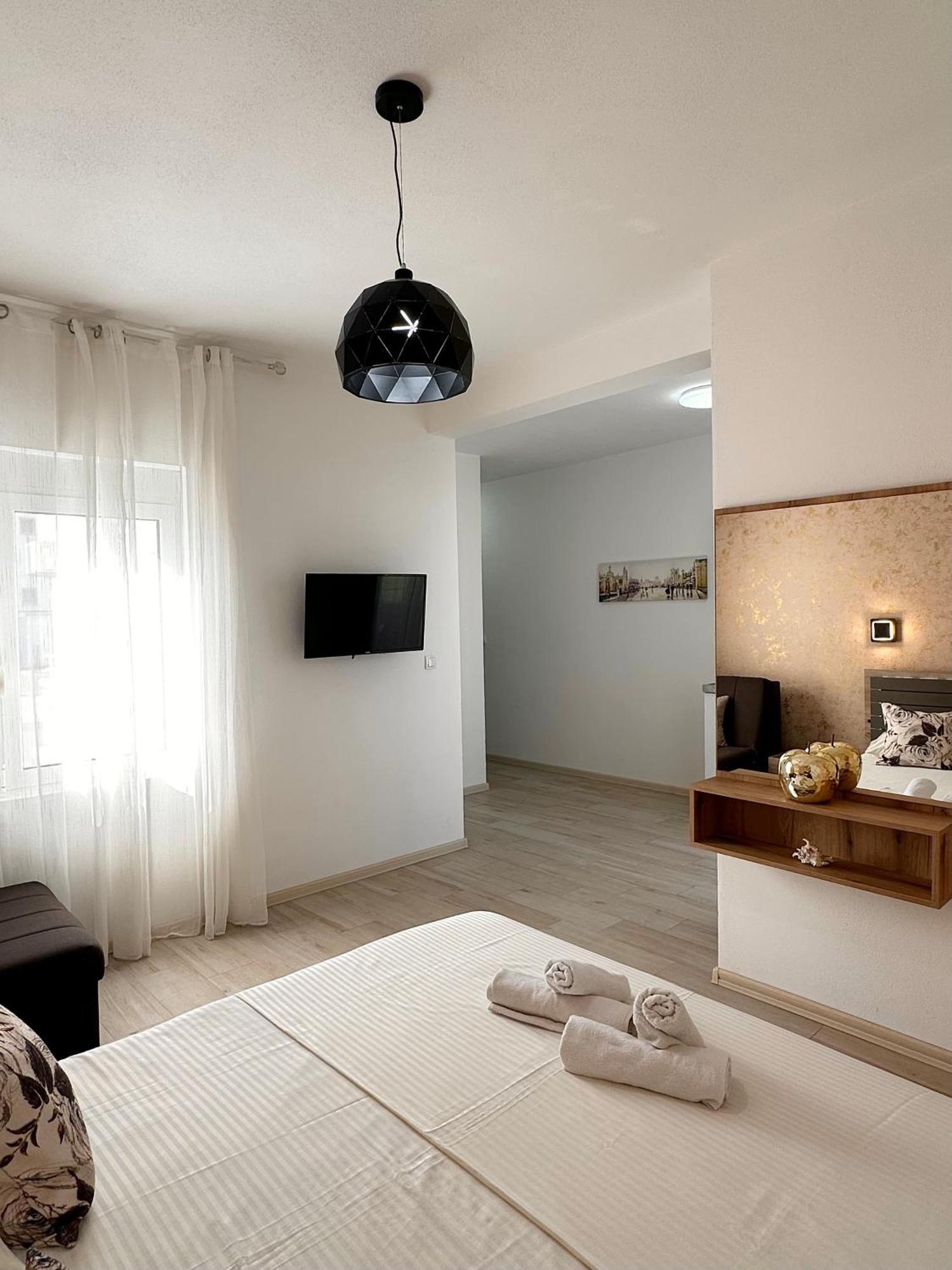 Apartmens Xhenis Lux Ulcinj Eksteriør billede
