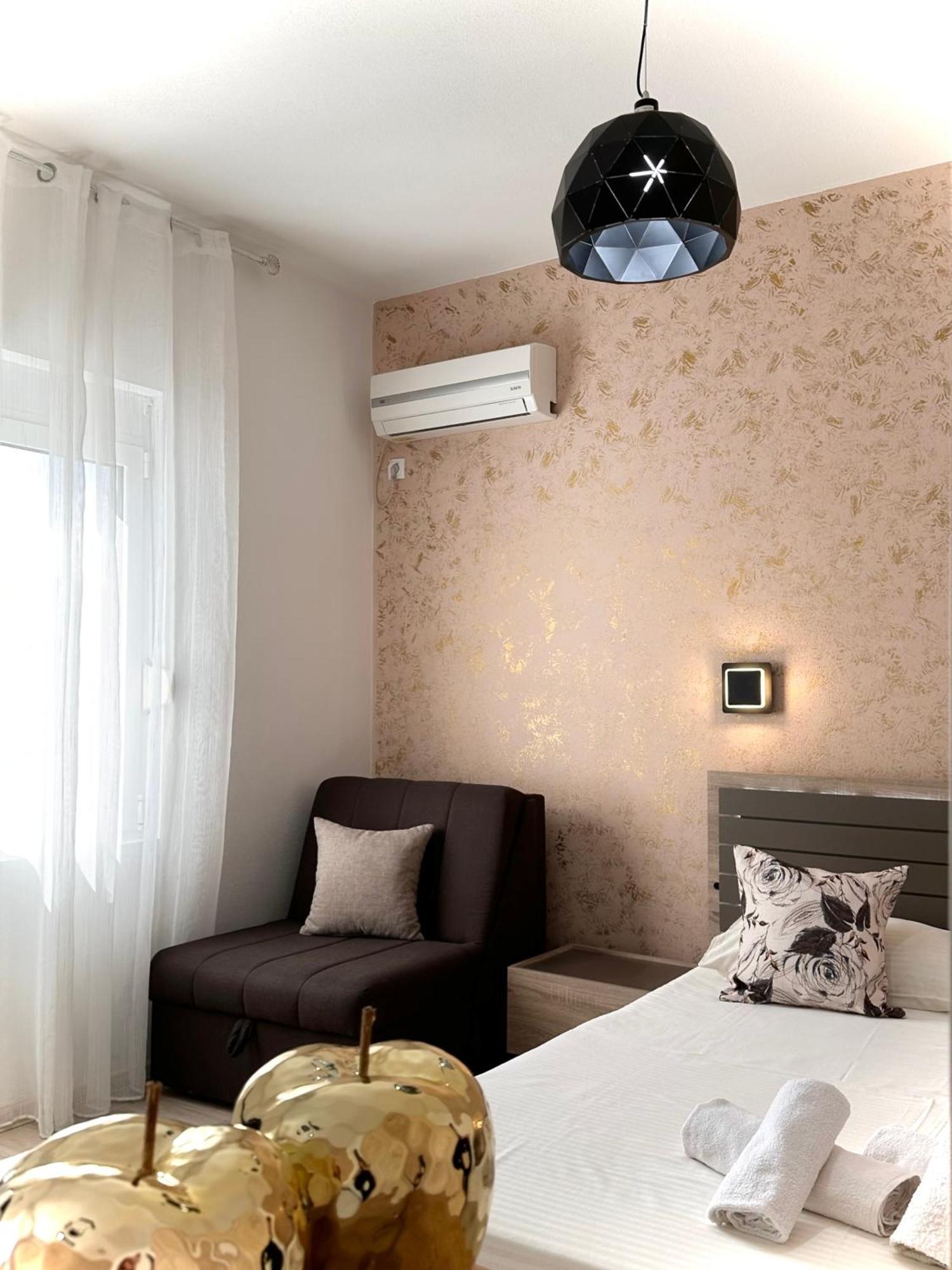 Apartmens Xhenis Lux Ulcinj Eksteriør billede