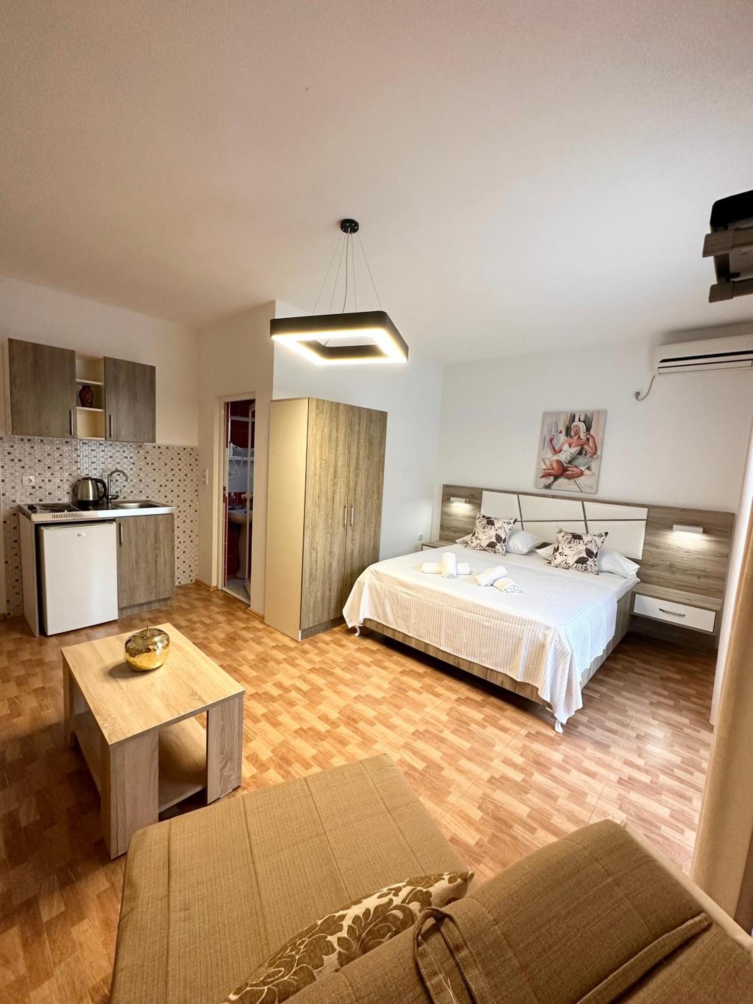 Apartmens Xhenis Lux Ulcinj Eksteriør billede