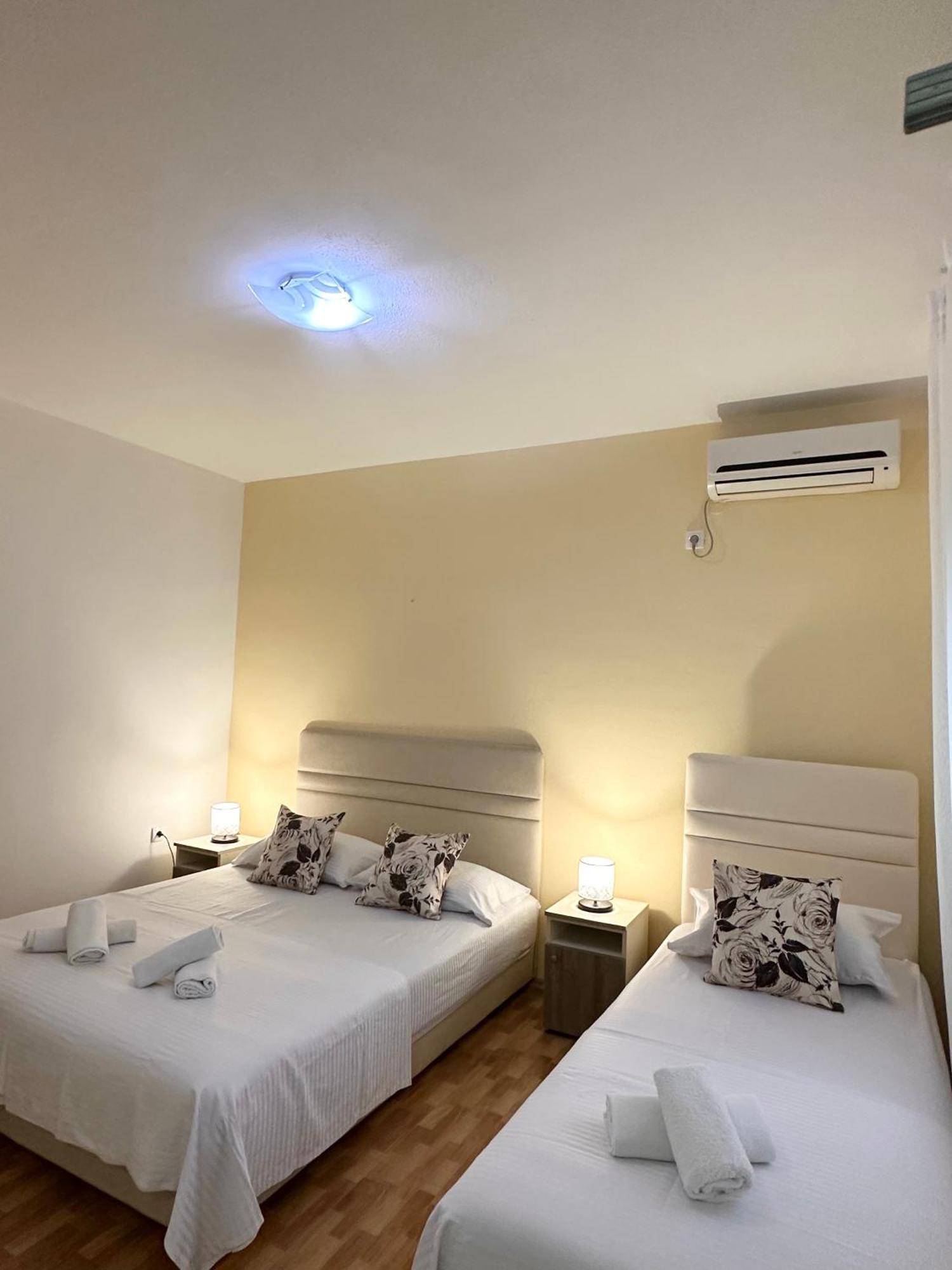 Apartmens Xhenis Lux Ulcinj Eksteriør billede