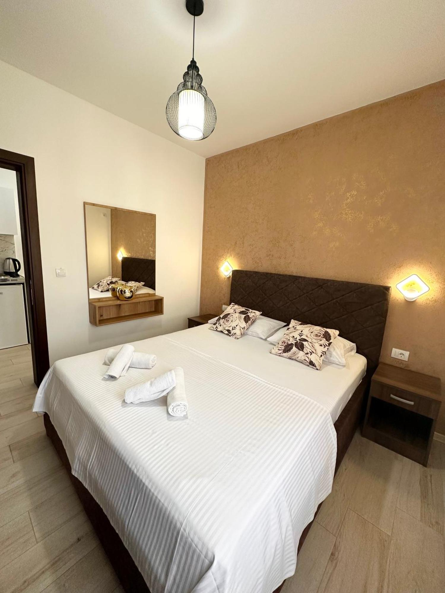Apartmens Xhenis Lux Ulcinj Eksteriør billede
